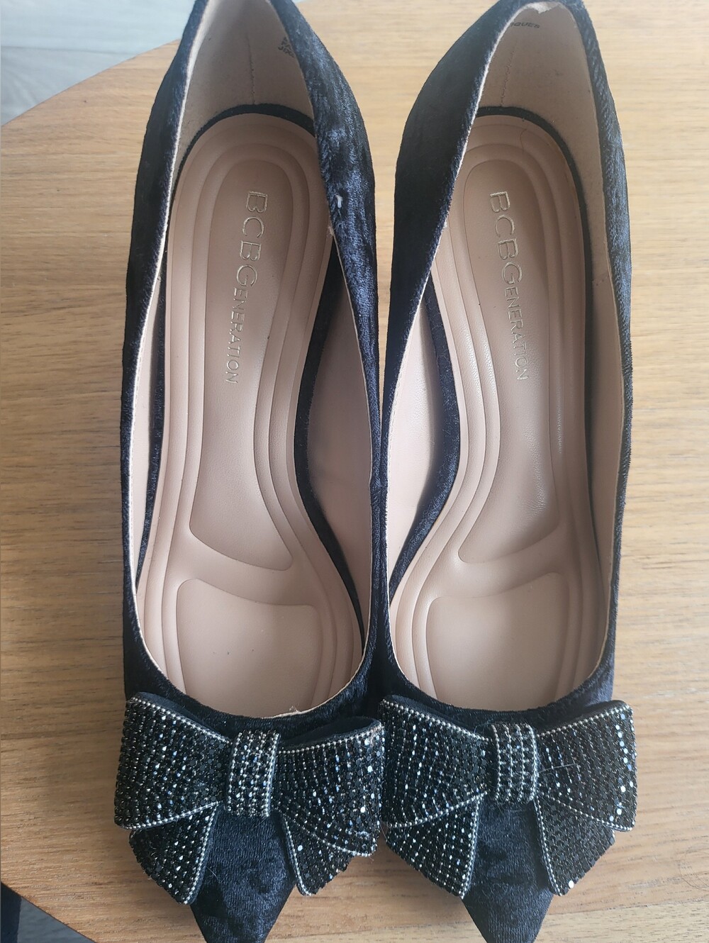 BCBGeneration Black Pointed Velvet Heels with Beaded Bow And Matching Haur Bow